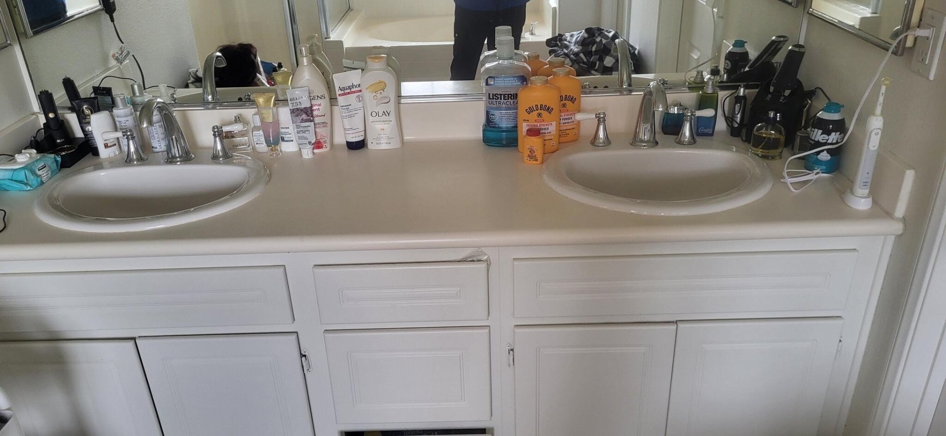 Double vanity deep clean — before
